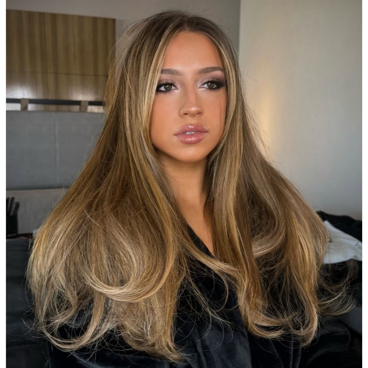 Ash Blonde Mid-Back With Darker Roots Ash Blonde Mid-Back With Darker Roots — Fall Hair Colors 2026