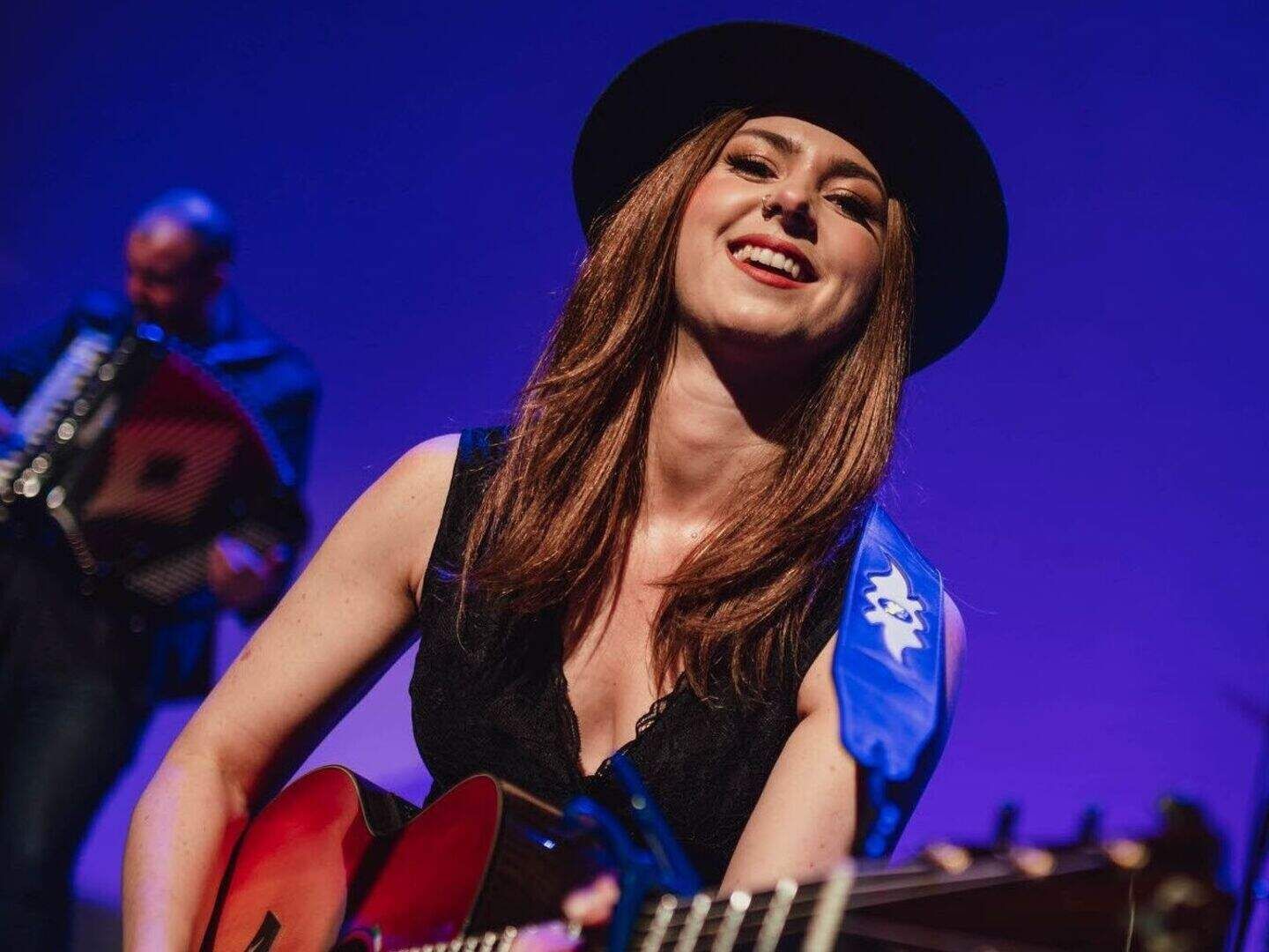 Naturally Straight Dark Brown Hair Under a Fedora — Hat Hairstyles 2027 for Nashville