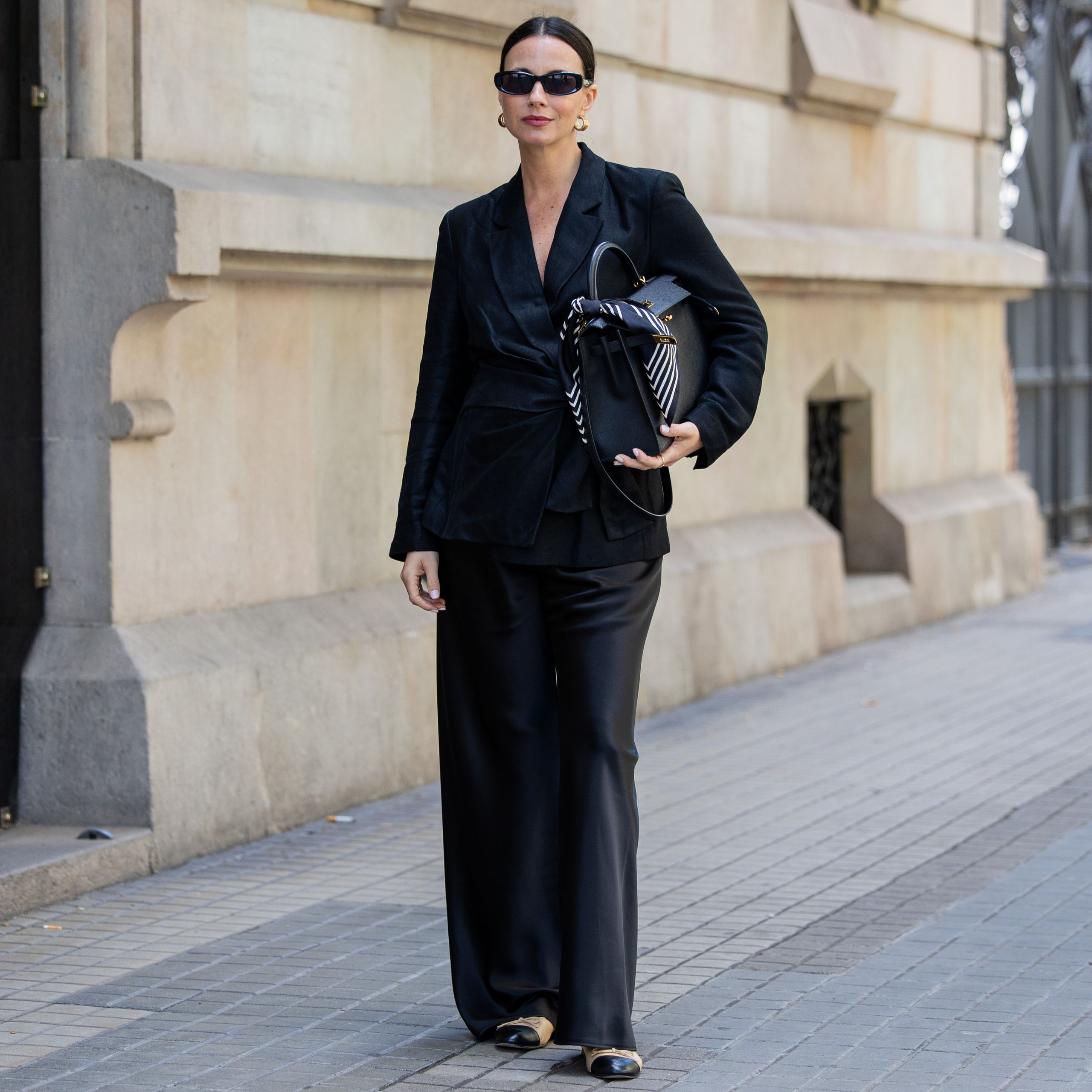 Chic Black Blazer and Wide-Leg Trousers for Sophisticated Evening Chic Black Blazer and Wide-Leg Trousers for Sophisticated Evening — Winter Date Night Outfits 2027