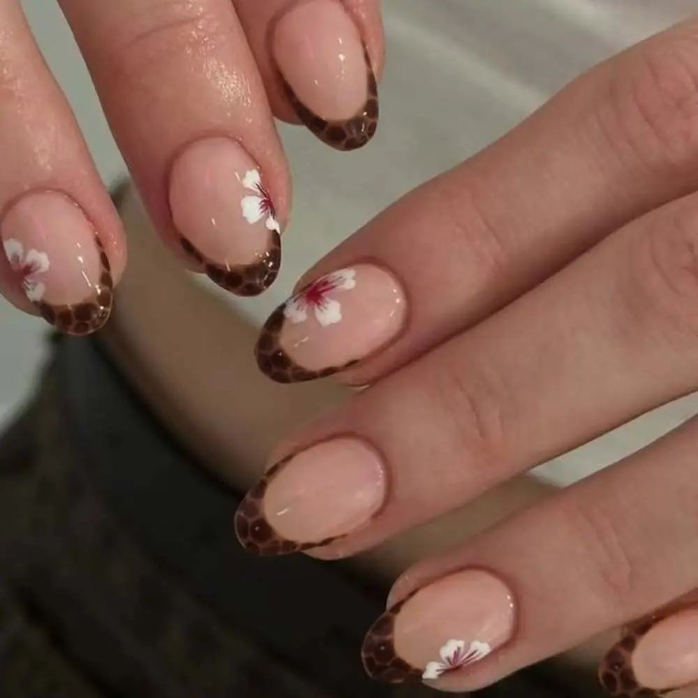 Spring Visual Idea Spring Visual Idea — Floral Round Nails 2027