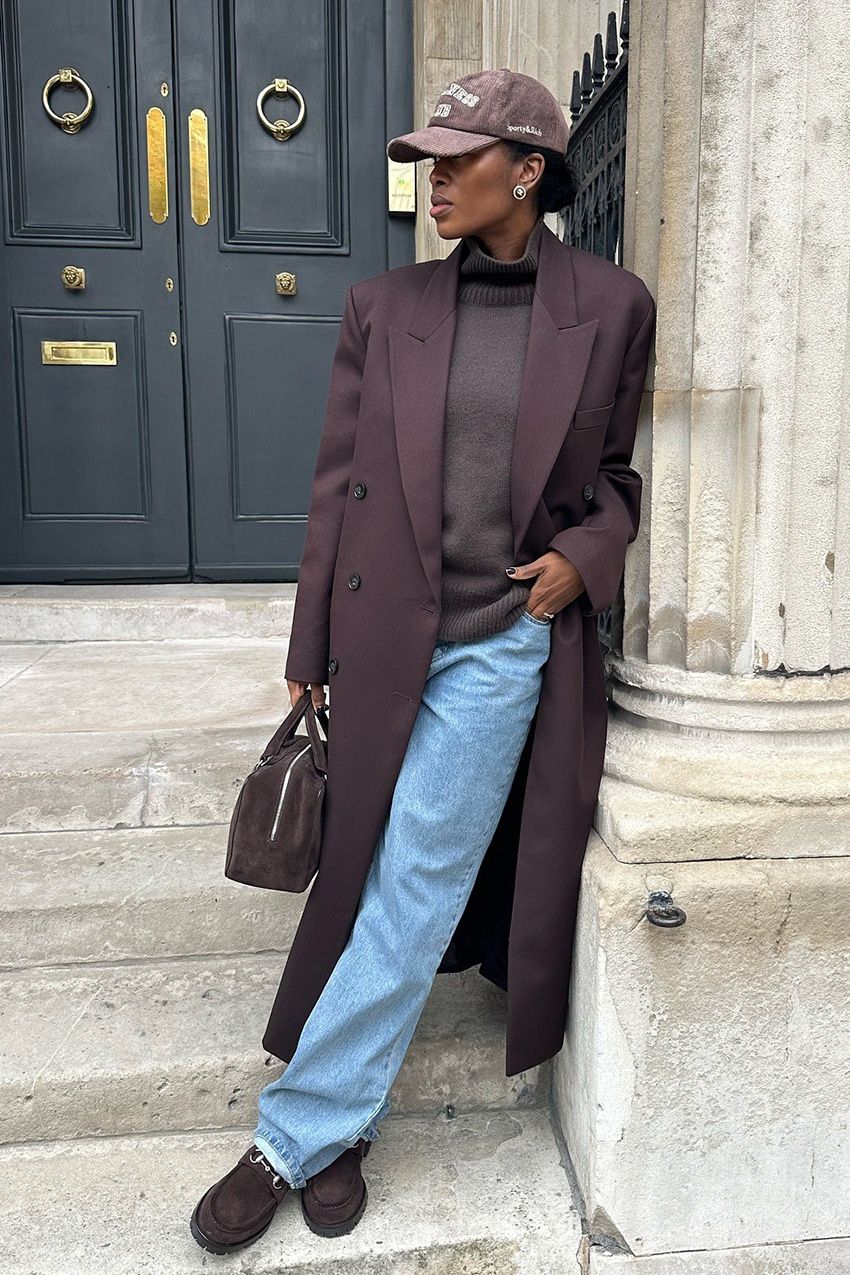 Oversized Blazer Coat with Baseball Cap for Casual Work Style Oversized Blazer Coat with Baseball Cap for Casual Work Style — Brown Coat Outfits 2027