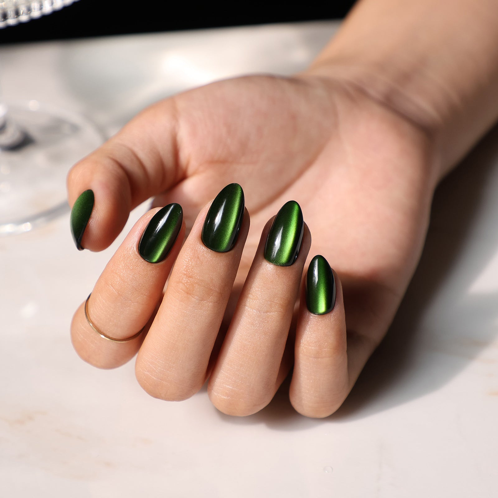 Shimmering Emerald Cat Eye Nails Shimmering Emerald Cat Eye Nails — Emerald Nails 2027