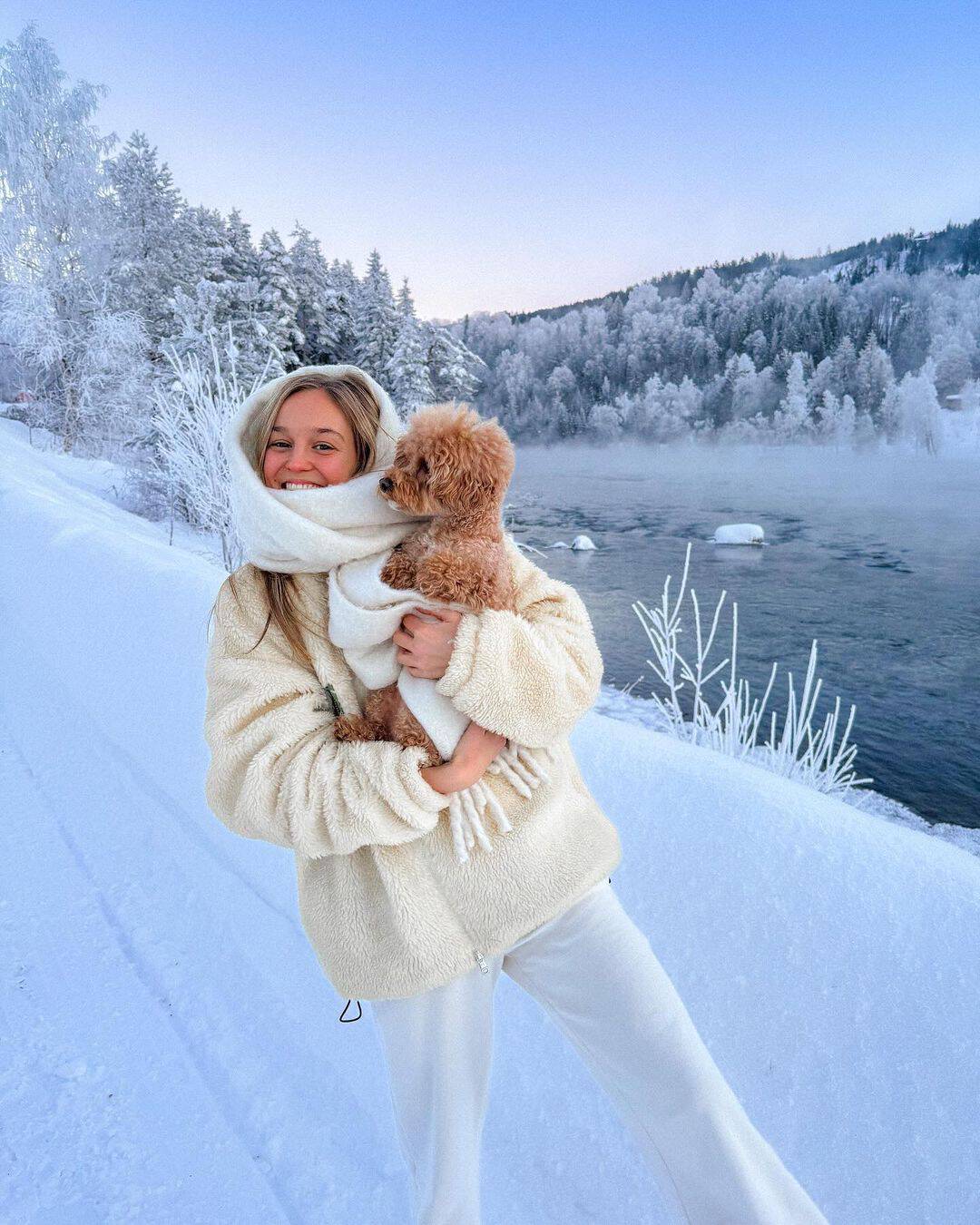 All Cream Fleece Set with Wrapped Scarf for Effortless Winter Casuals — Snow Outfits 2027
