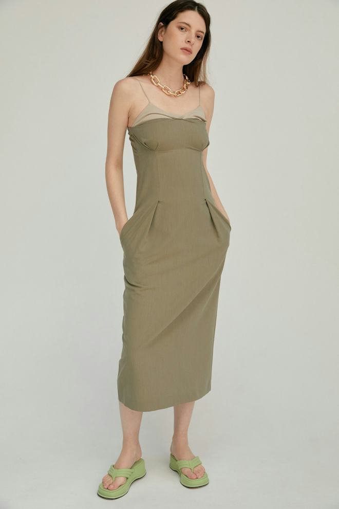 Olive Green Layered Midi Dress with Light Green Flat Sandals Olive Green Layered Midi Dress with Light Green Flat Sandals — Dress 2027 with Sandals Outfit