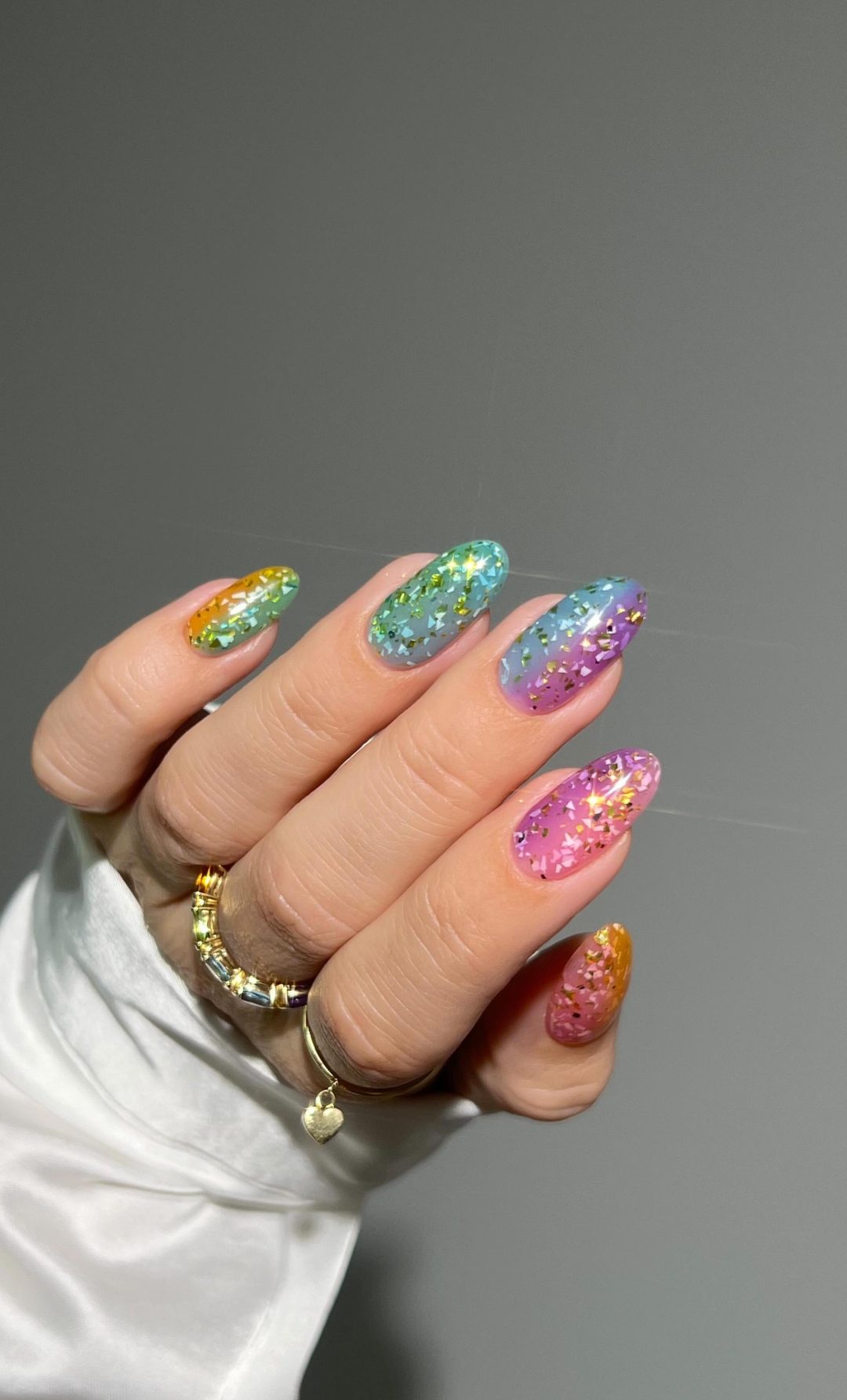 Chunky Glitter Rainbow Gradient Ovals Chunky Glitter Rainbow Gradient Ovals — Rainbow Nails 2027