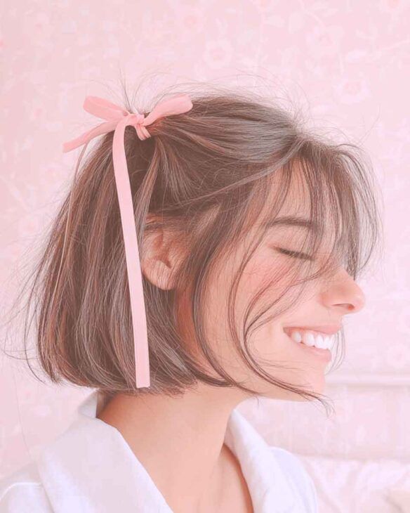 Short Bob Side View With Small Pink Bow Short Bob Side View With Small Pink Bow — Coquette Hairstyles 2027