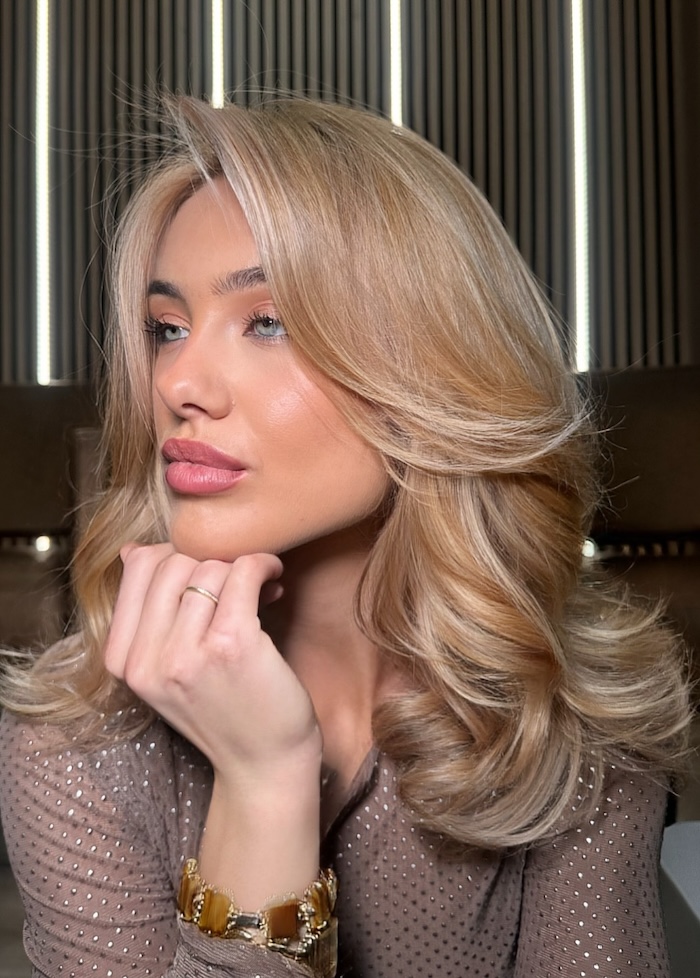 Soft Apricot Blonde Blowout Soft Apricot Blonde Blowout — Peach Blonde Hair 2027