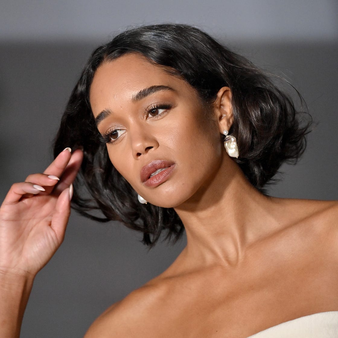 Front View Textured Chin Bob With Wispy Bangs Front View Textured Chin Bob With Wispy Bangs — Classic Bob 2027