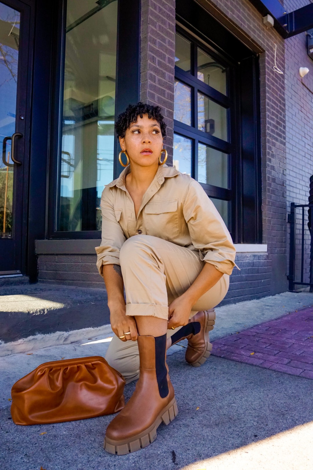 Beige Utility Jumpsuit with Brown Chunky Chelsea Boots Beige Utility Jumpsuit with Brown Chunky Chelsea Boots — Chelsea Boots Outfits 2027