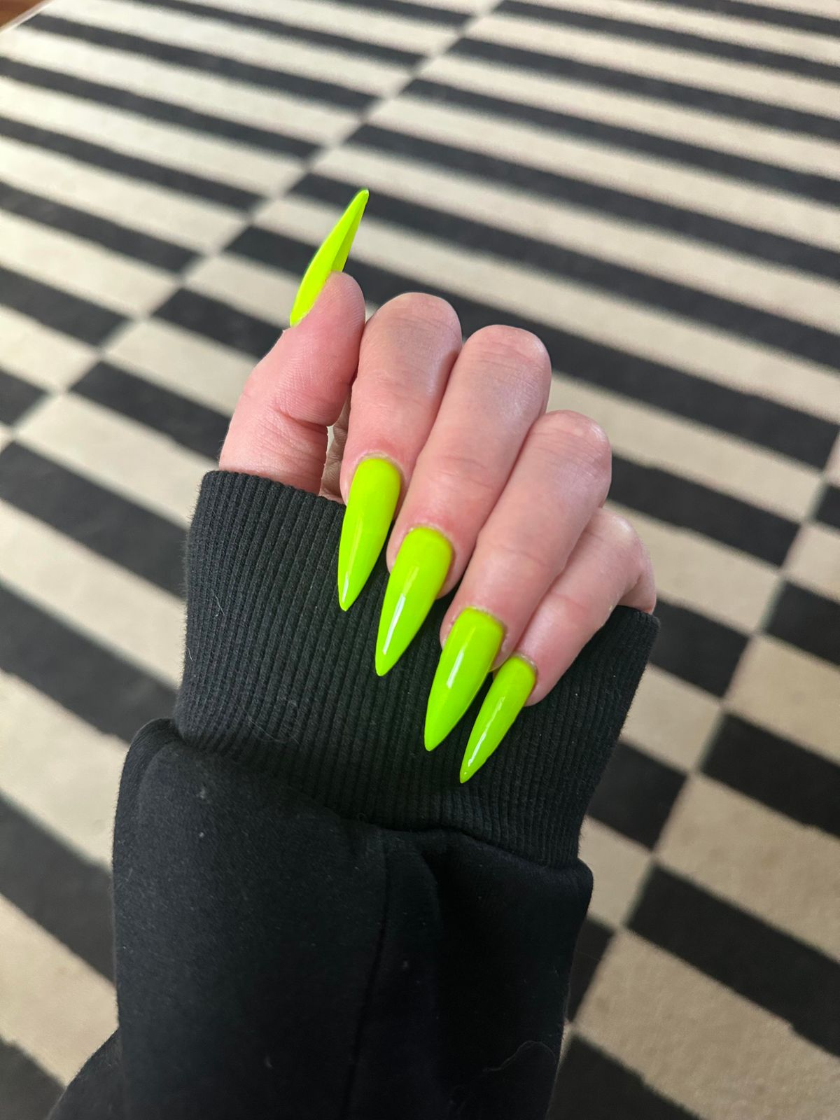Uniform Neon Green Glossy Stilettos Uniform Neon Green Glossy Stilettos — Neon Stiletto Nails 2027