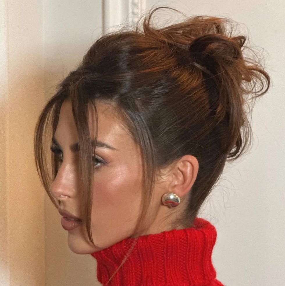 Messy Bun With Volume — Holiday Party Hairstyles 2026