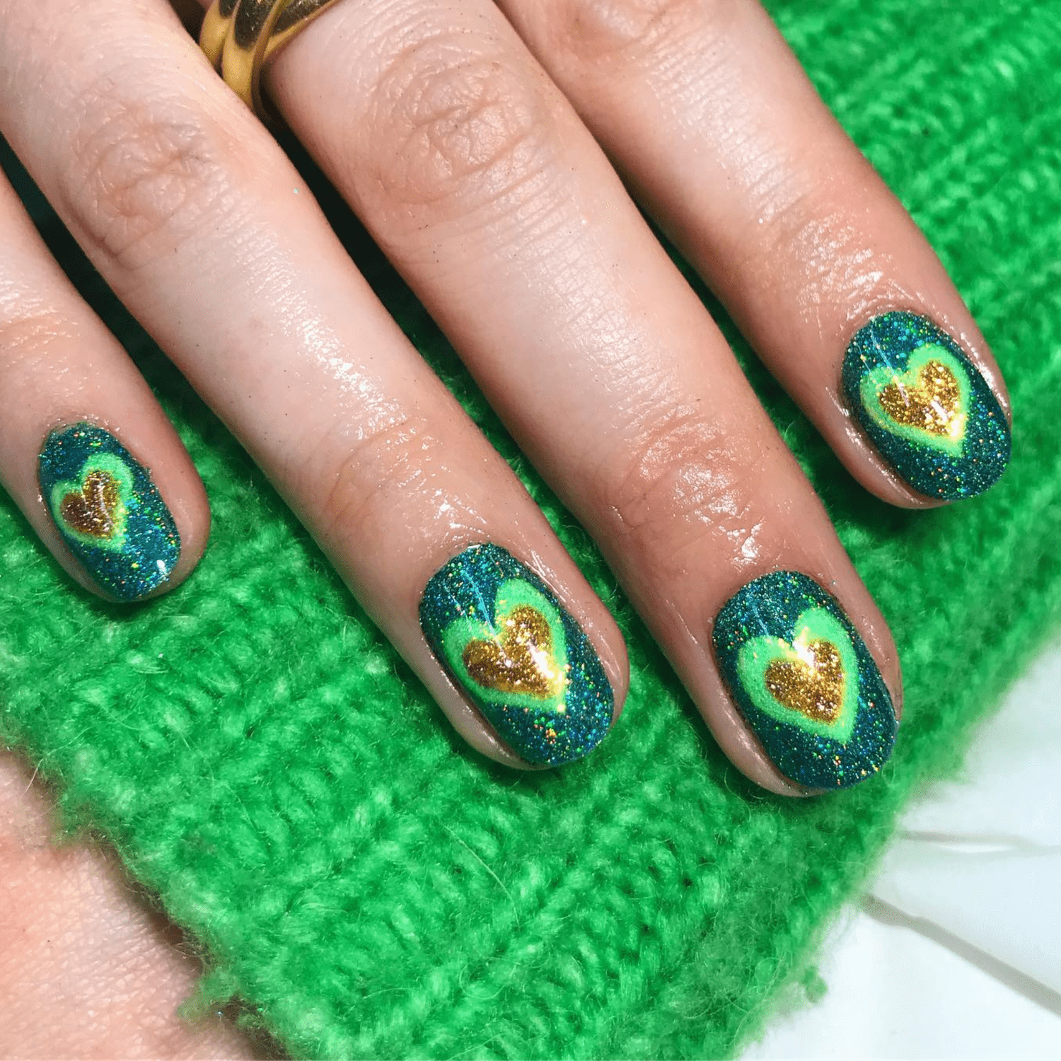 Glitter Green with Gold Heart Accents Glitter Green with Gold Heart Accents — Mismatched Heart Nails 2027