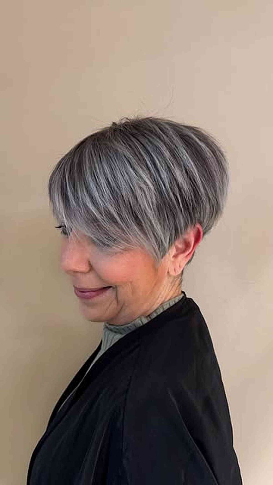 Sleek Grey Bob-Pixie With Sweeping Fringe Sleek Grey Bob-Pixie With Sweeping Fringe — Lowlights Pixie 2027