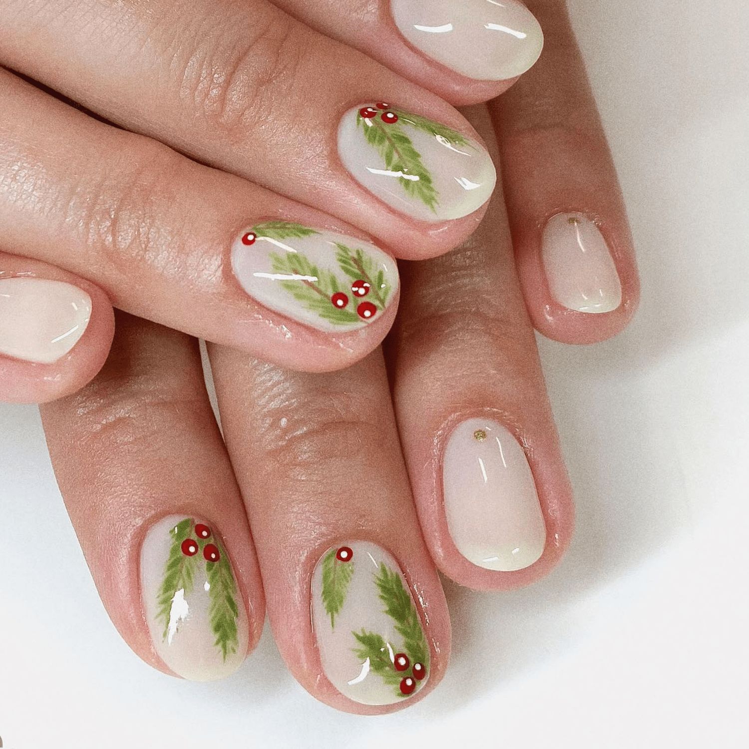 Sheer Nude Oval With Holly Accents Sheer Nude Oval With Holly Accents — Holly Nails 2027