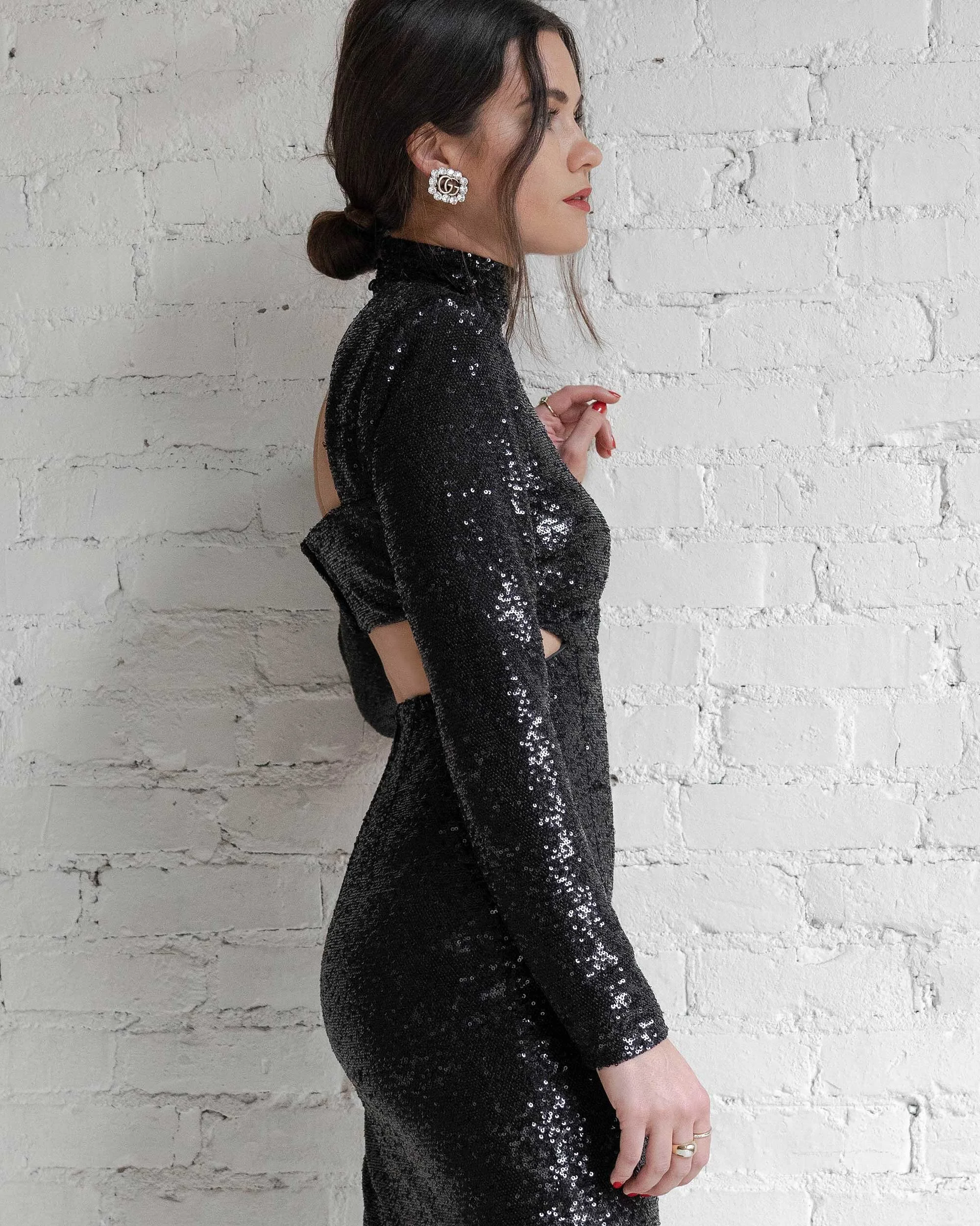 Black Sequin Dress with Cutout Back for a Sleek NYE Black Sequin Dress with Cutout Back for a Sleek NYE — Sequin New Years Eve Outfits 2027