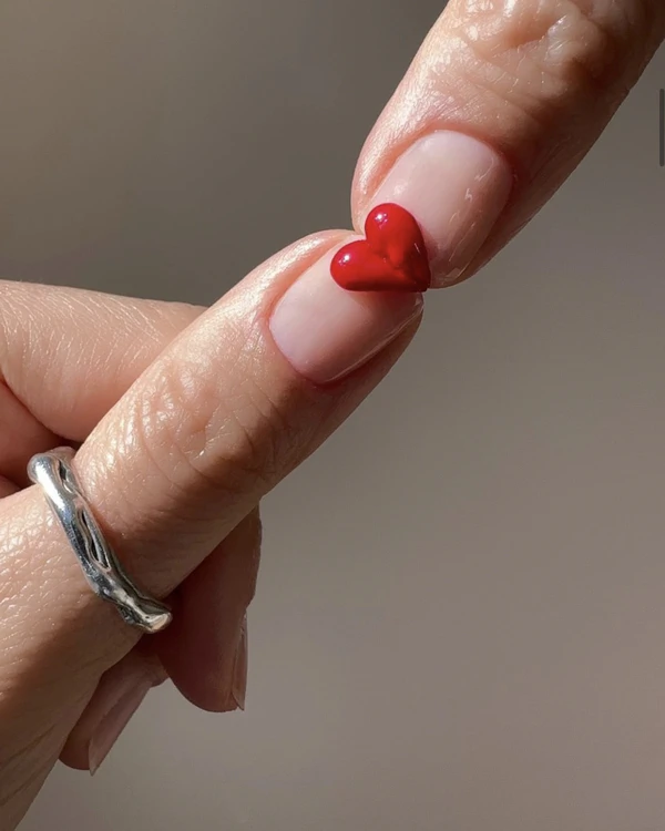 Best Nail Ideas for This Valentine's Day | Trendy Romantic Manicure Designs for Vday | THE WED