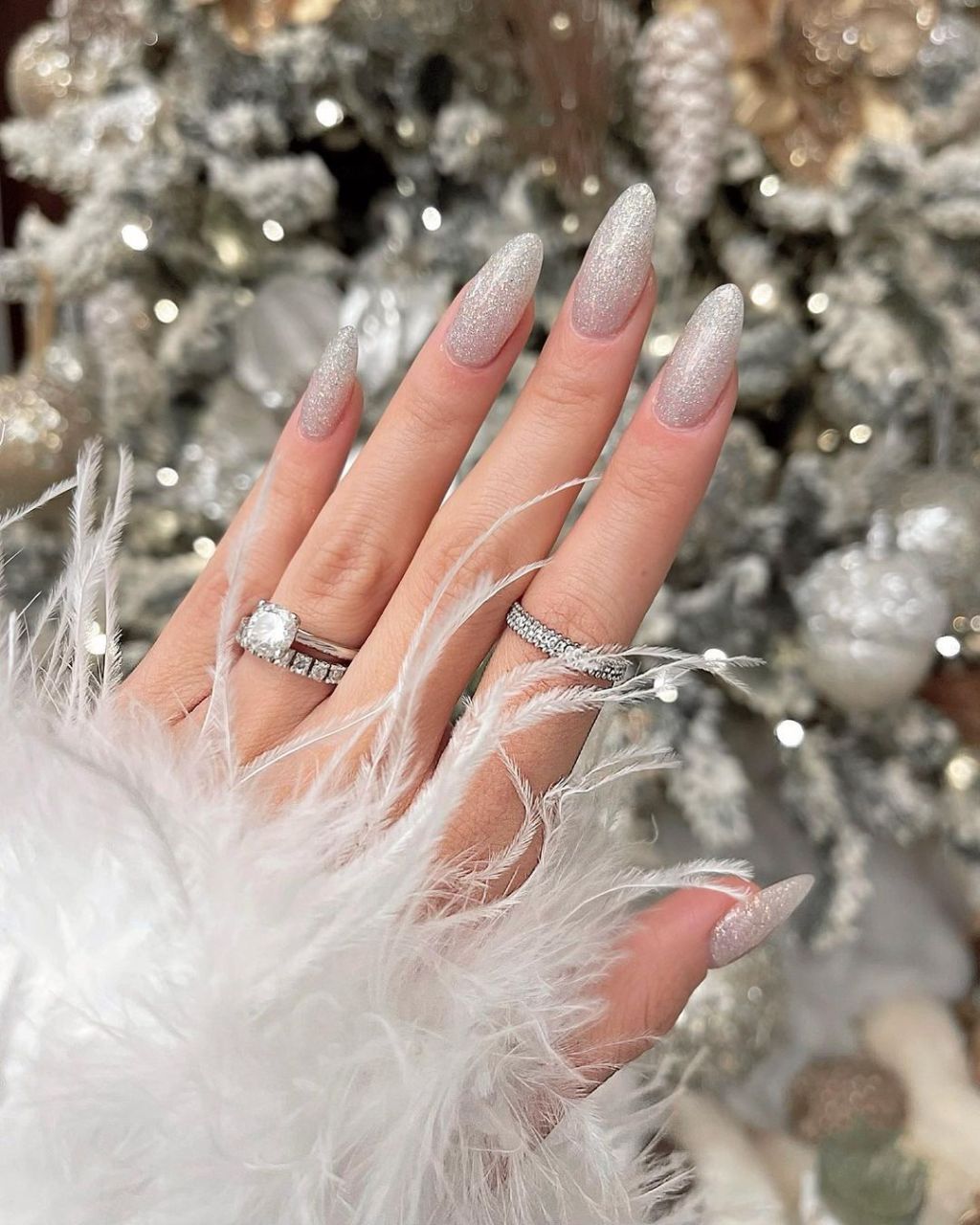 49 Cute New Years Nails Ideas + Nail Art Designs to Ring in 2026