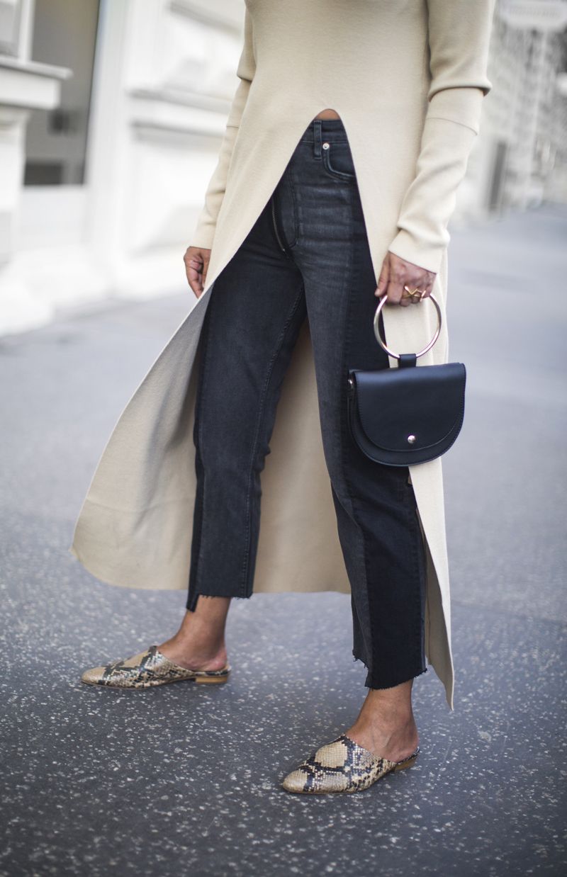 Long Beige Tunic with Straight-Leg Jeans — Beige Spring Outfits 2027