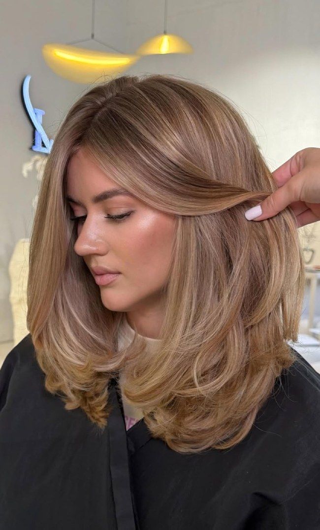 Warm Beige Blonde With Highlights Visual Idea — Subtle Butterfly Cut 2027