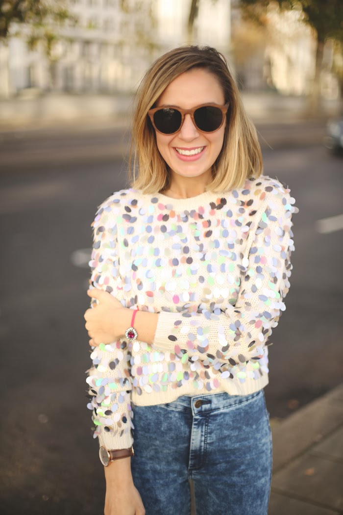 Casual European Street Style: Blazer, Hoodie, and Skinny Jeans Casual European Street Style: Blazer, Hoodie, and Skinny Jeans — Europe Outfits 2027