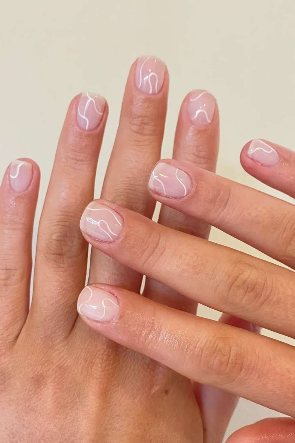 Wavy Line Abstract Short Natural Nails Wavy Line Abstract Short Natural Nails — Nails 2027 for Short Fingers