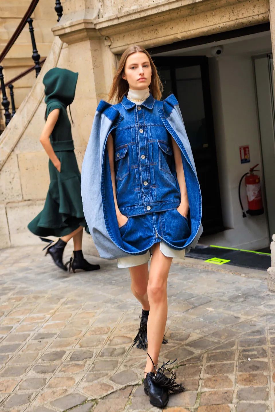 Oversized Denim Jacket with Wide-Leg Shorts Oversized Denim Jacket with Wide-Leg Shorts — Classic Americana Outfits 2027