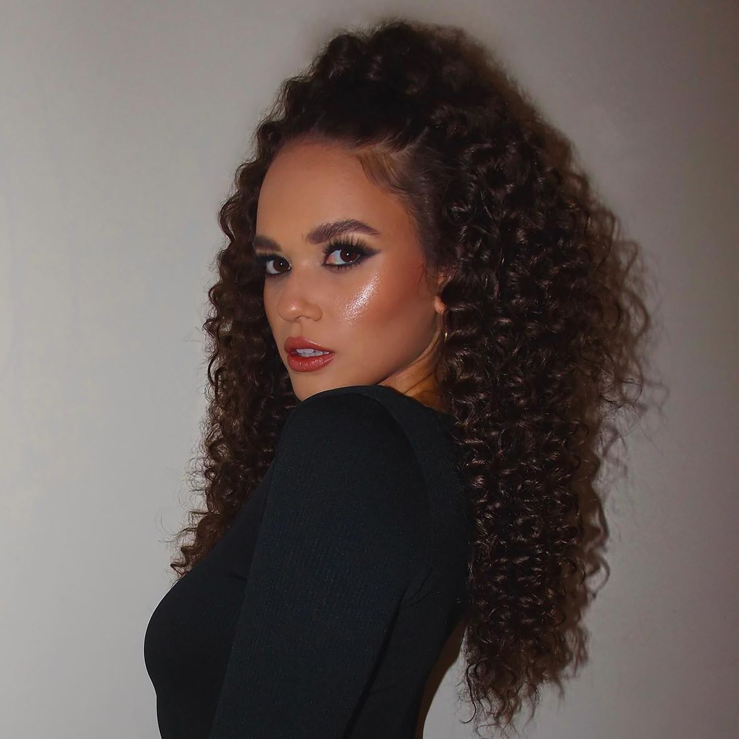 Dark Brown With Auburn Highlights Visual Idea Dark Brown With Auburn Highlights Visual Idea — Curly Hairstyles 2027 with Weave