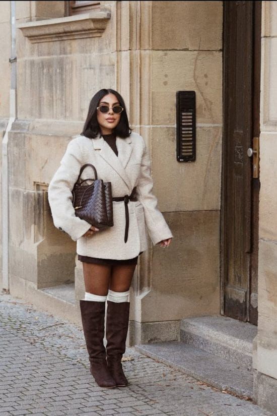 Oversized Cream Blazer with Knee-High Boots Oversized Cream Blazer with Knee-High Boots — Cozy Winter Outfits 2027