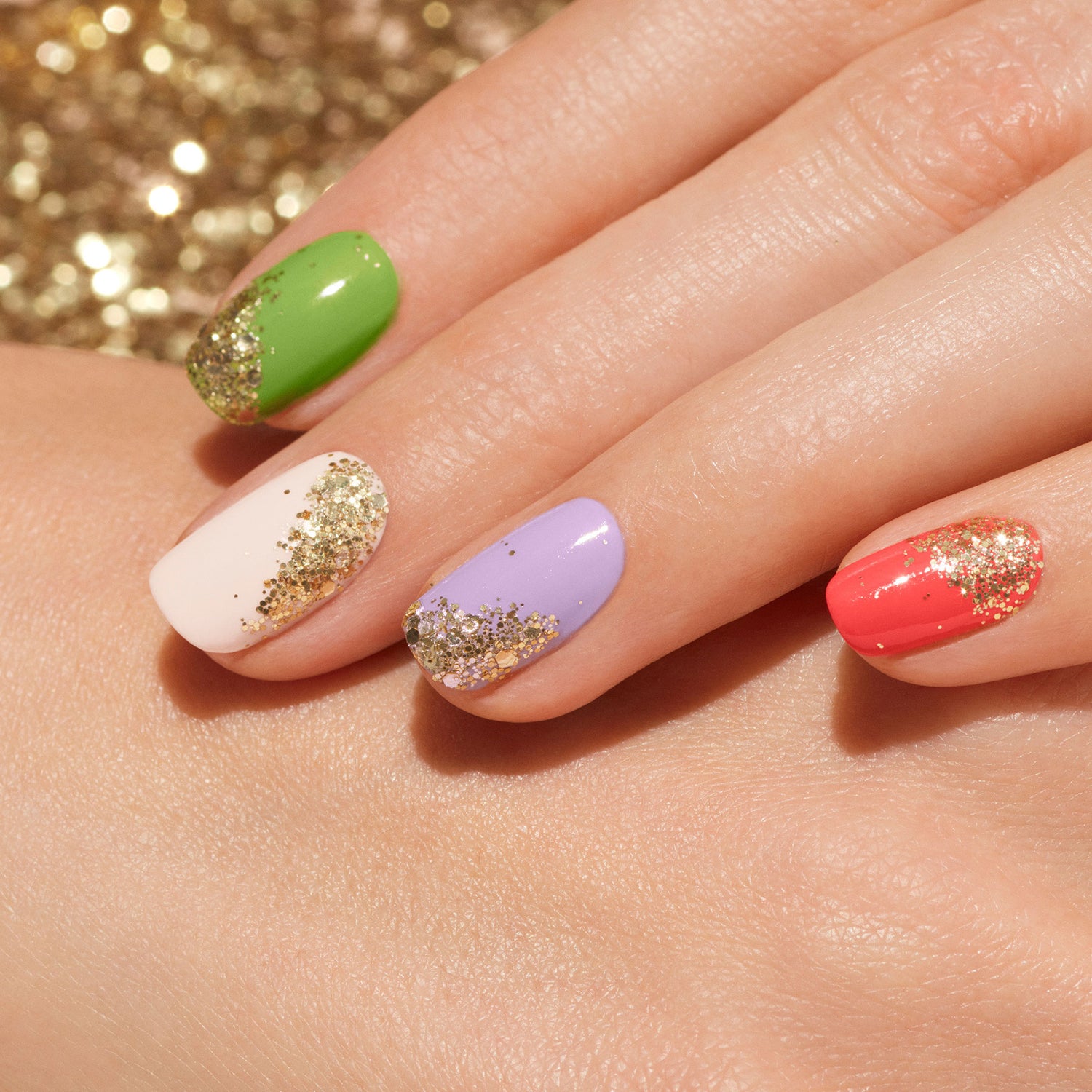 Short Oval Multi-Color with Gold Glitter Accents Short Oval Multi-Color with Gold Glitter Accents — Glitter Nails 2027
