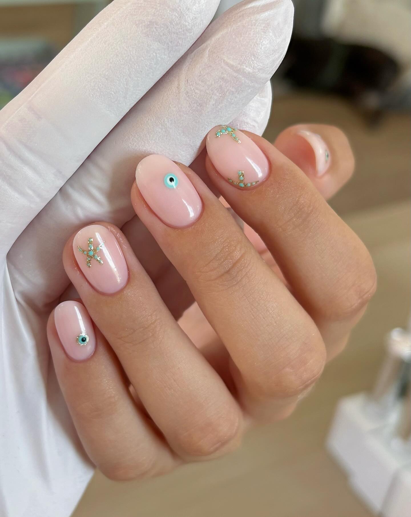 Turquoise Evil Eye Short Oval Nails Turquoise Evil Eye Short Oval Nails — Nails 2027 for Short Fingers