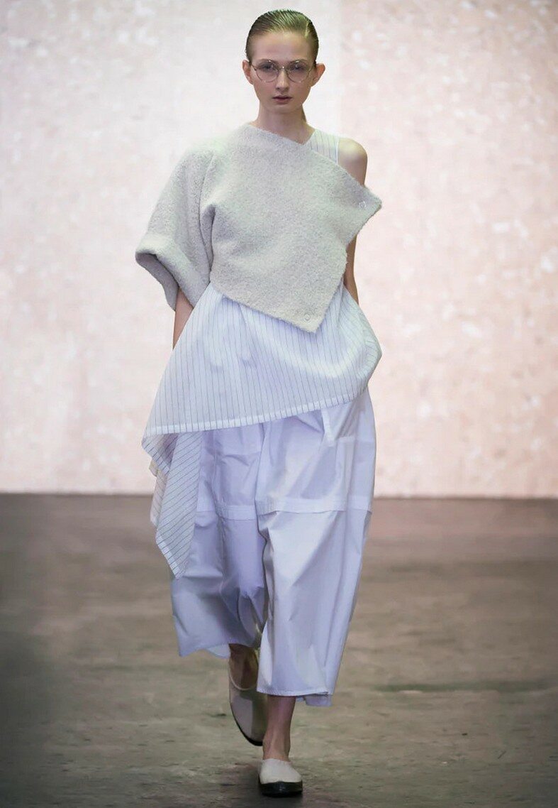 Oversized Knit Top and Wide-Leg Trousers: Avant-Garde Neutrals Oversized Knit Top and Wide-Leg Trousers: Avant-Garde Neutrals — Spring Outfit Trends 2027