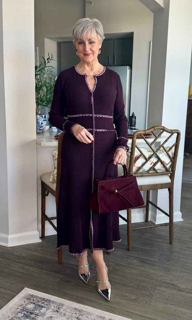 Bold Knit Dress with Metallic Accents Bold Knit Dress with Metallic Accents — Chicago Outfits 2027