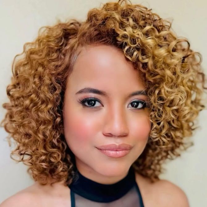 Layered Bob with Honey Blonde Waves Layered Bob with Honey Blonde Waves — Wash and Go Hairstyles 2027