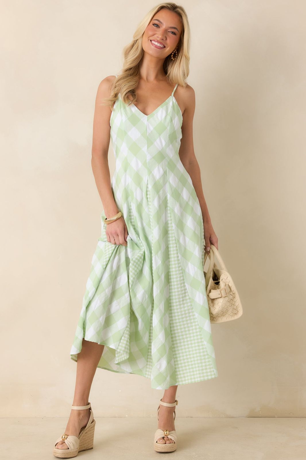 Picnic Outfit Idea — Midi Picnic Dress 2027