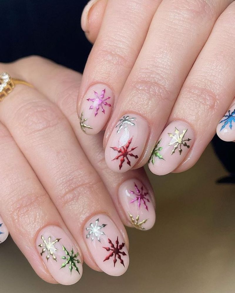 Foil Snowflake Short Oval Nails Foil Snowflake Short Oval Nails — Winter Wonderland Nails 2027