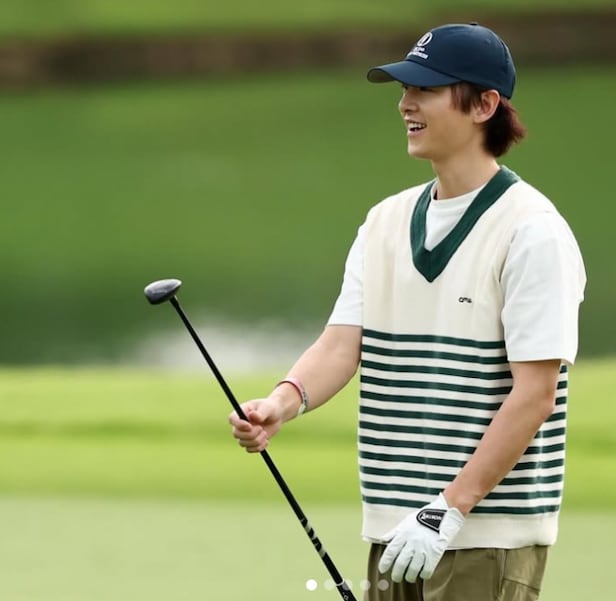 Air-Dried Dark Brown With Light Highlights — Golf Hairstyles 2027