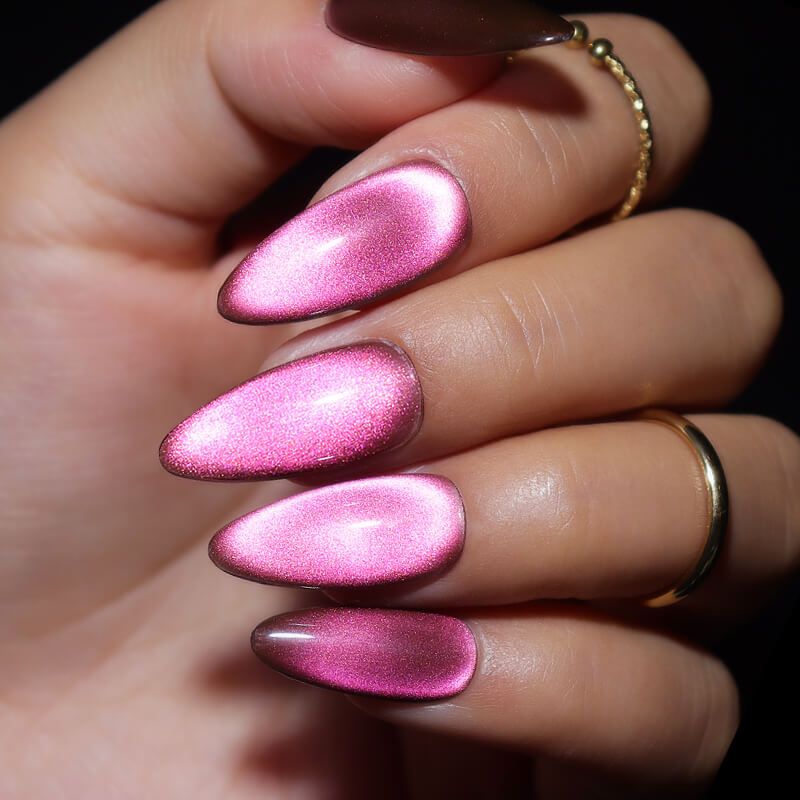Fuchsia Magnetic Cat Eye Almond Nails Fuchsia Magnetic Cat Eye Almond Nails — Magenta Nails 2027