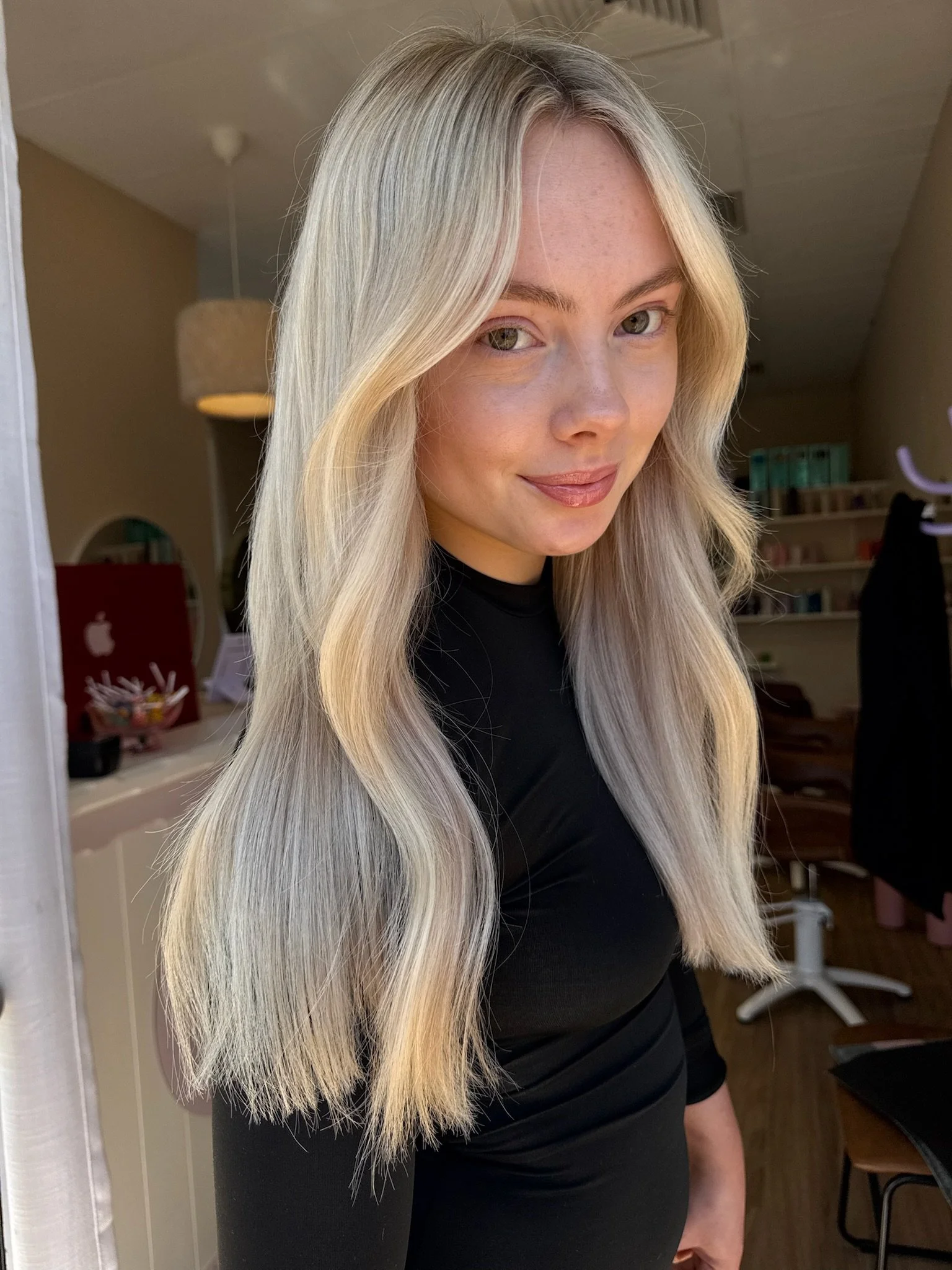 Shoulder Ash Base With Platinum Balayage Shoulder Ash Base With Platinum Balayage — Blonde Balayage 2027
