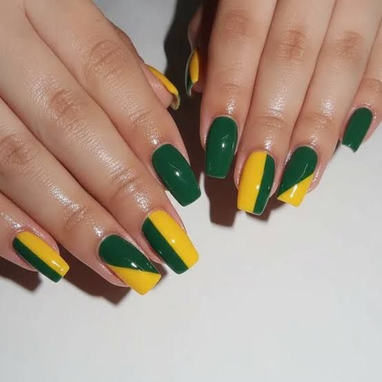 Glossy Visual Idea Glossy Visual Idea — Cheer Nails Team Colors 2027