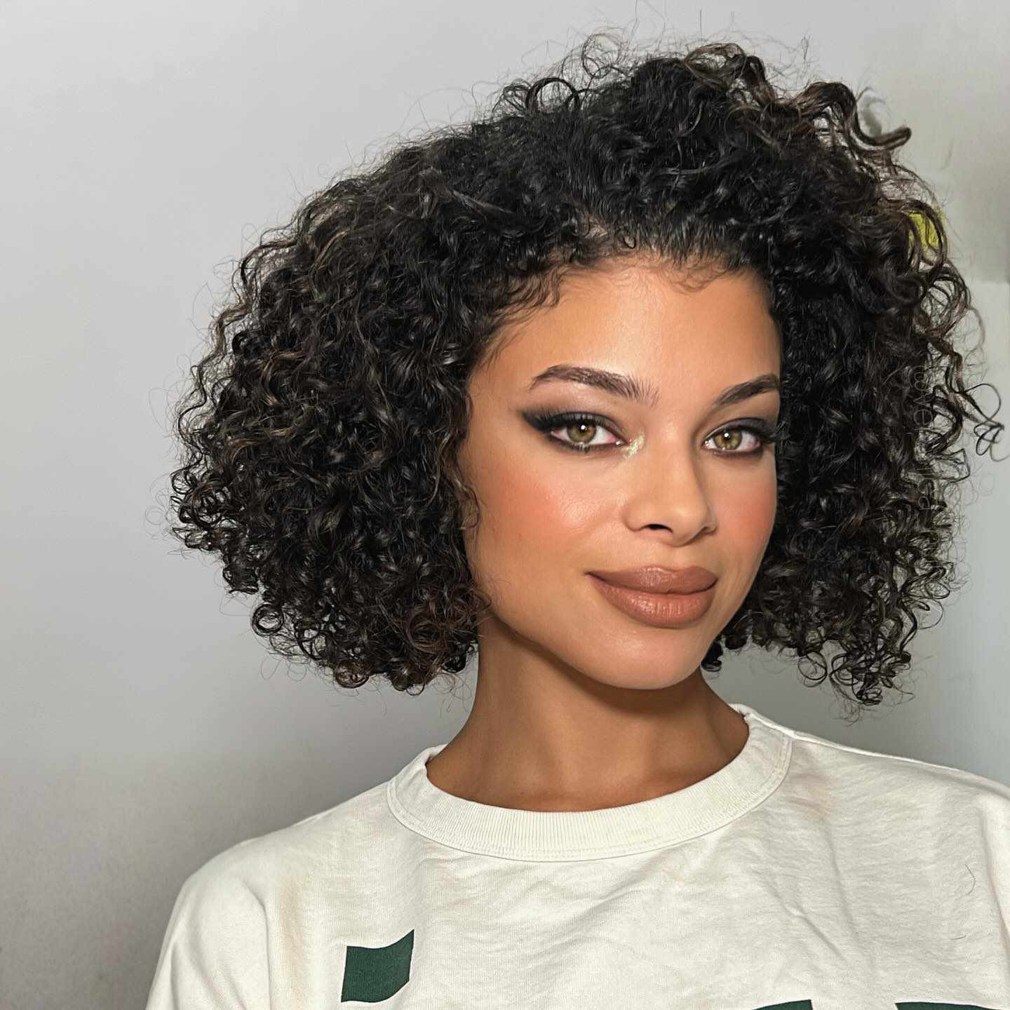 Fine Curly Chin Bob With Curtain Bangs Fine Curly Chin Bob With Curtain Bangs — 3A Curly Hairstyles 2027