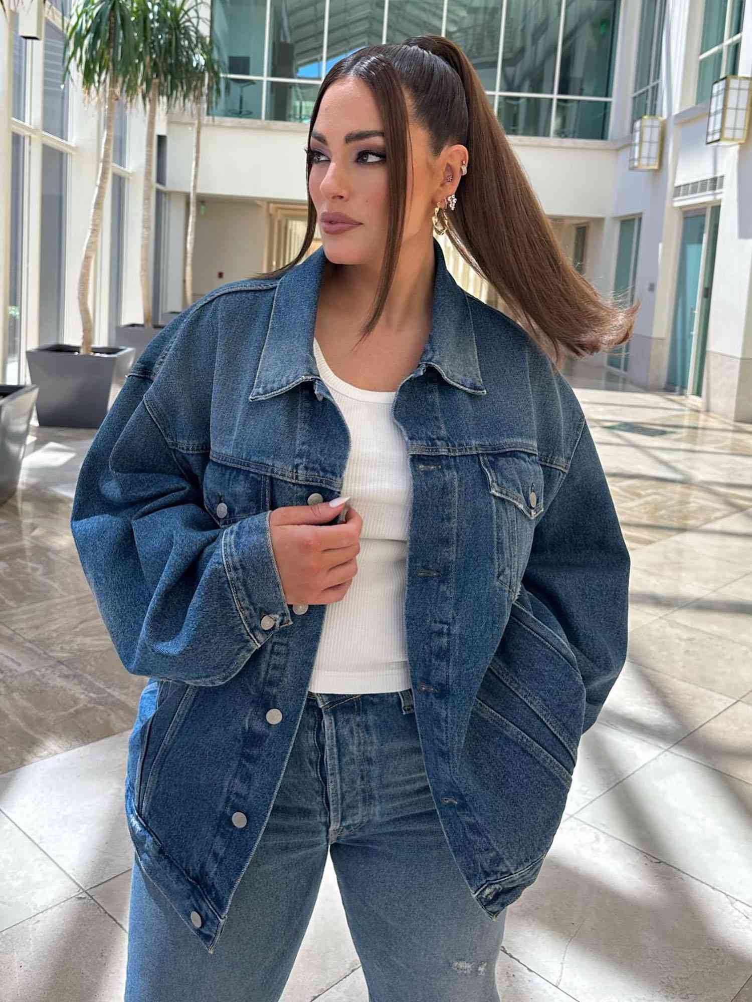 Dark Blue Oversized Denim Jacket with Wide-Leg Jeans and Chunky Boots — Denim Jackets 2027