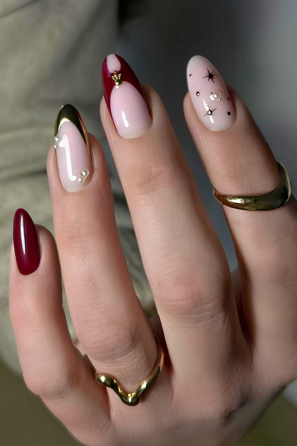 Gold Foil Accents On Accent Nails Visual Idea Gold Foil Accents On Accent Nails Visual Idea — Winter Gel Nail Colors 2027