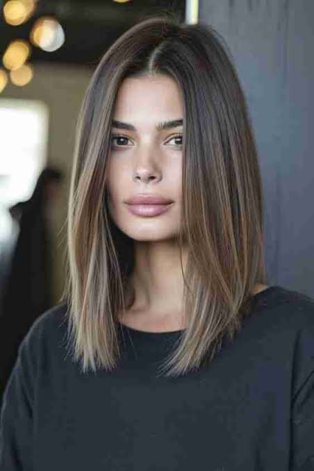 Sharp Collarbone Lob with Subtle Highlights Sharp Collarbone Lob with Subtle Highlights — Hairstyles 2027 for Medium Hair