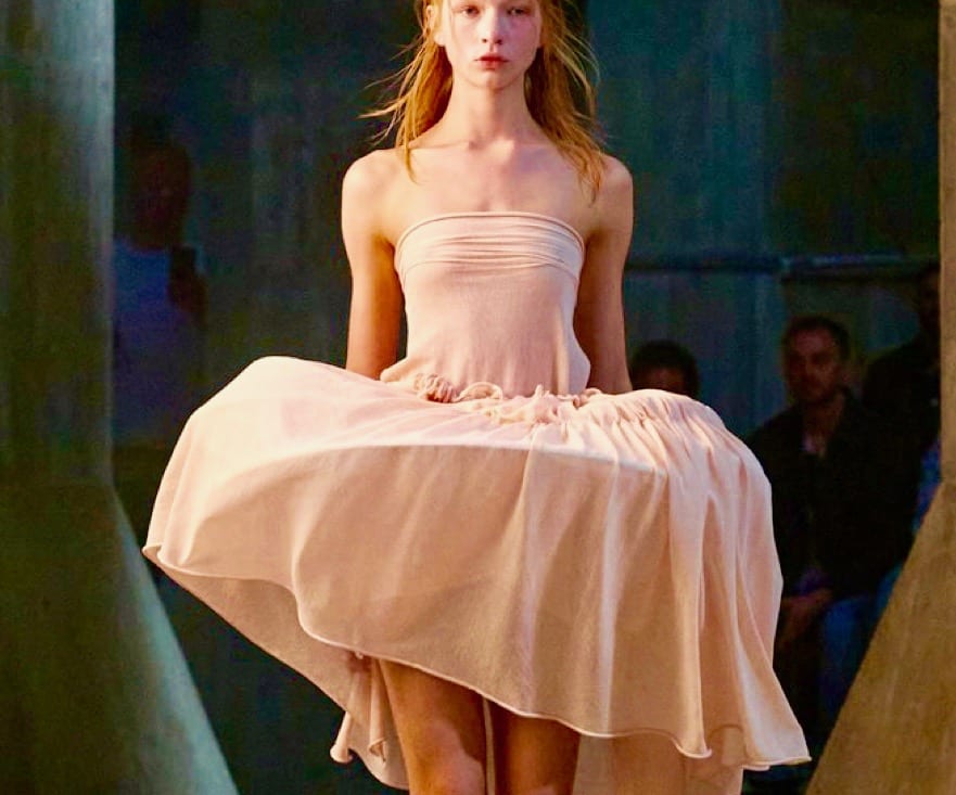 Pale Pink Strapless Dress with Voluminous Skirt Pale Pink Strapless Dress with Voluminous Skirt — Scandinavian Outfits 2027