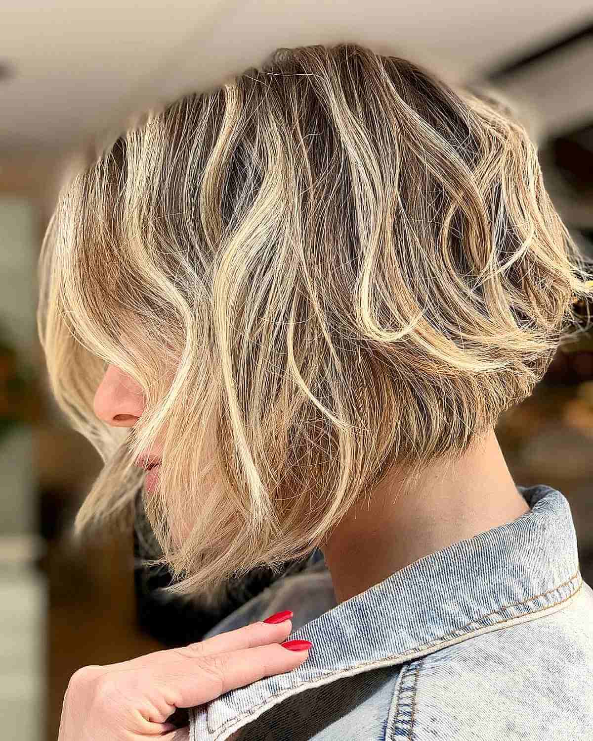 Tousled Blonde Asymmetrical Bob Tousled Blonde Asymmetrical Bob — Asymmetrical Bob 2027