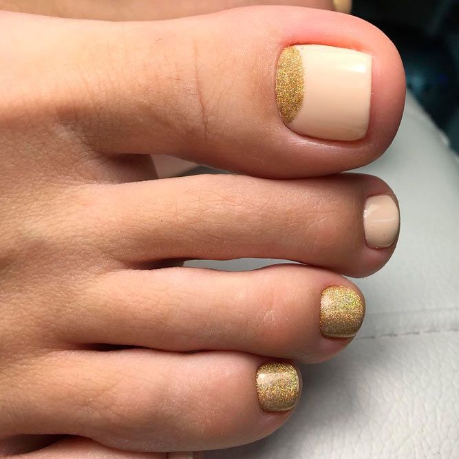 Glossy Glitter Visual Idea Glossy Glitter Visual Idea — Simple Toe Nails 2027