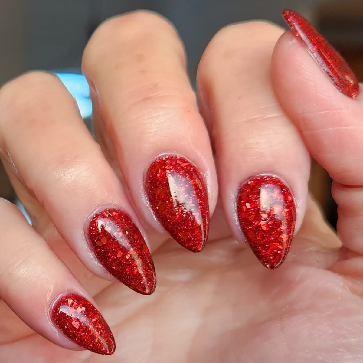 Medium Stiletto Vibrant Red Glitter Nails Medium Stiletto Vibrant Red Glitter Nails — Glitter Nails 2027