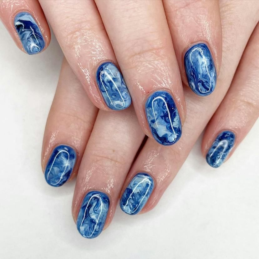 Short Oval Blue White Marble Effect — Blue Watercolor Nails 2027