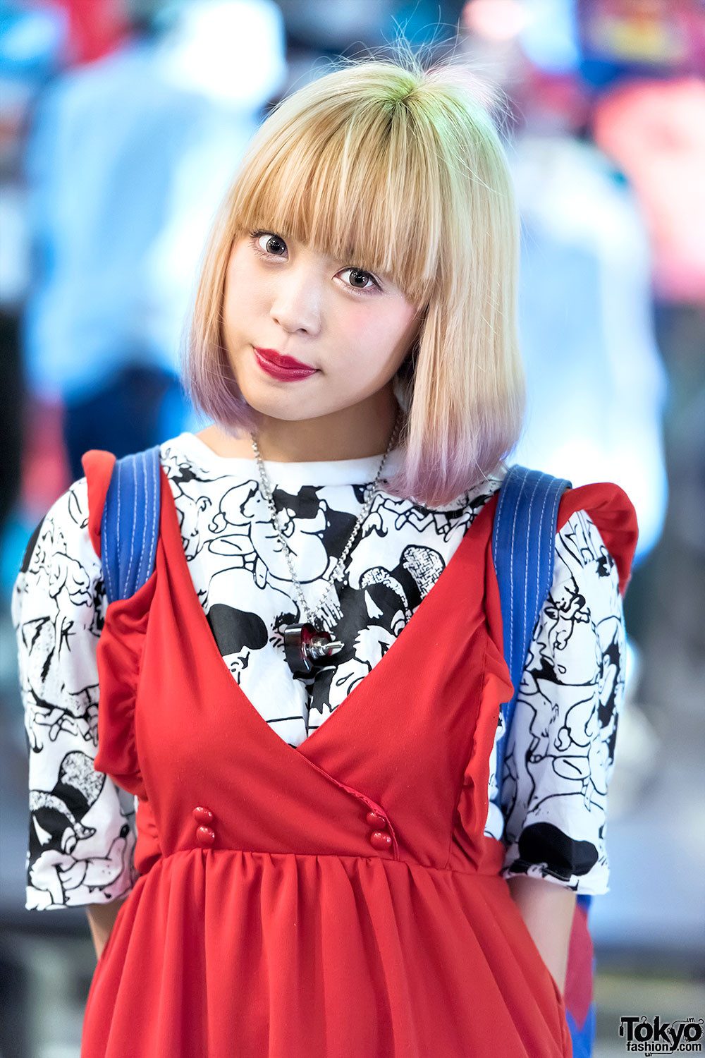 Blonde Bob With Blunt Bangs and Pastel Dip Dye Blonde Bob With Blunt Bangs and Pastel Dip Dye — Dip Dye Bob 2027