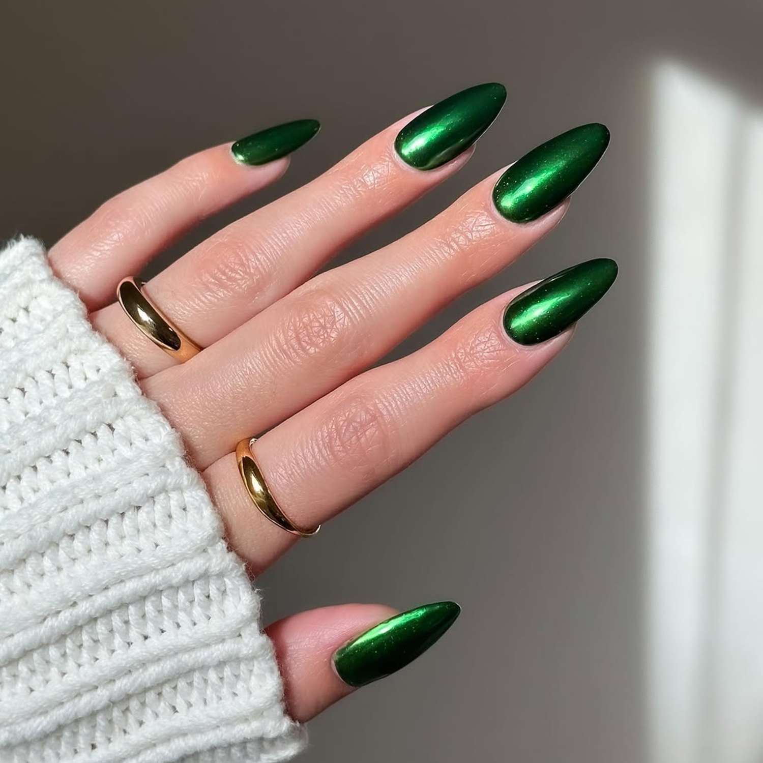 Deep Green Chrome Medium Almonds Deep Green Chrome Medium Almonds — Green Chrome Nails 2027